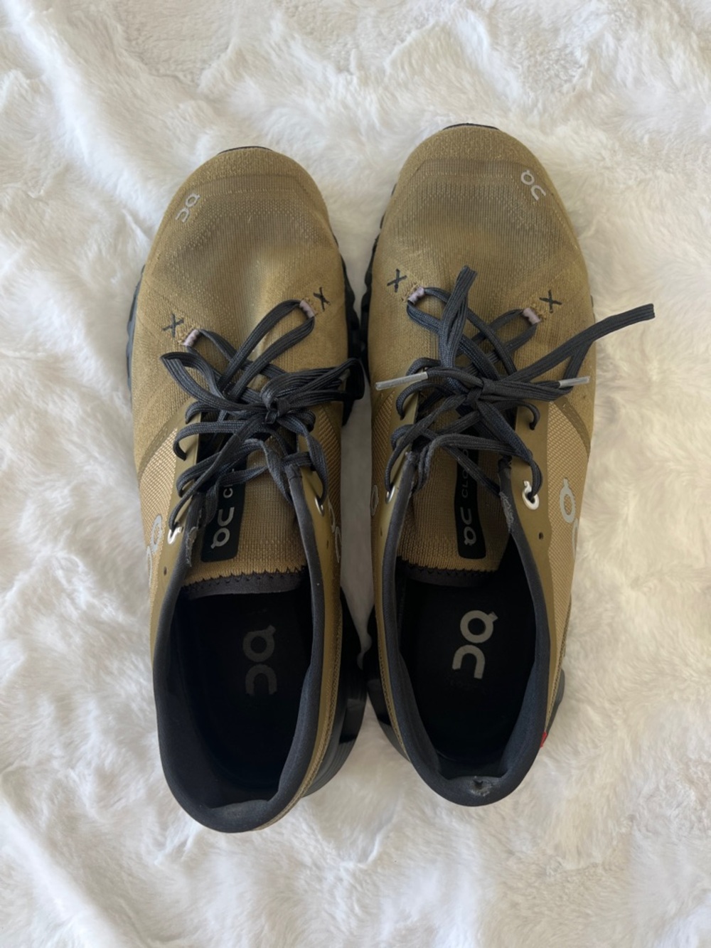 On Running Men’s Cloudswift Olive/Gold Athletic Shoes
